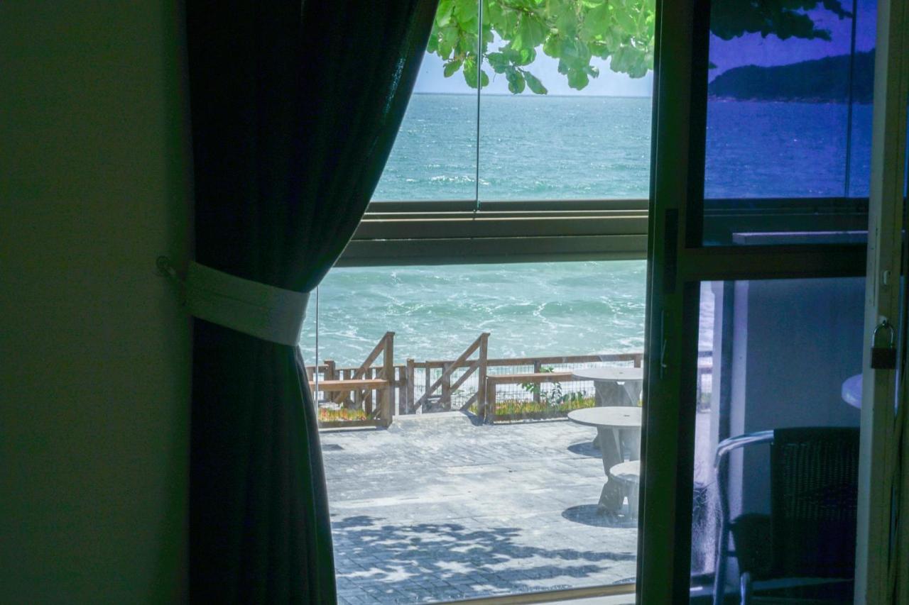 Apartment 108 - De Frente O Mar Dos Ingleses - Pe Na Areia - 4 Pessoas