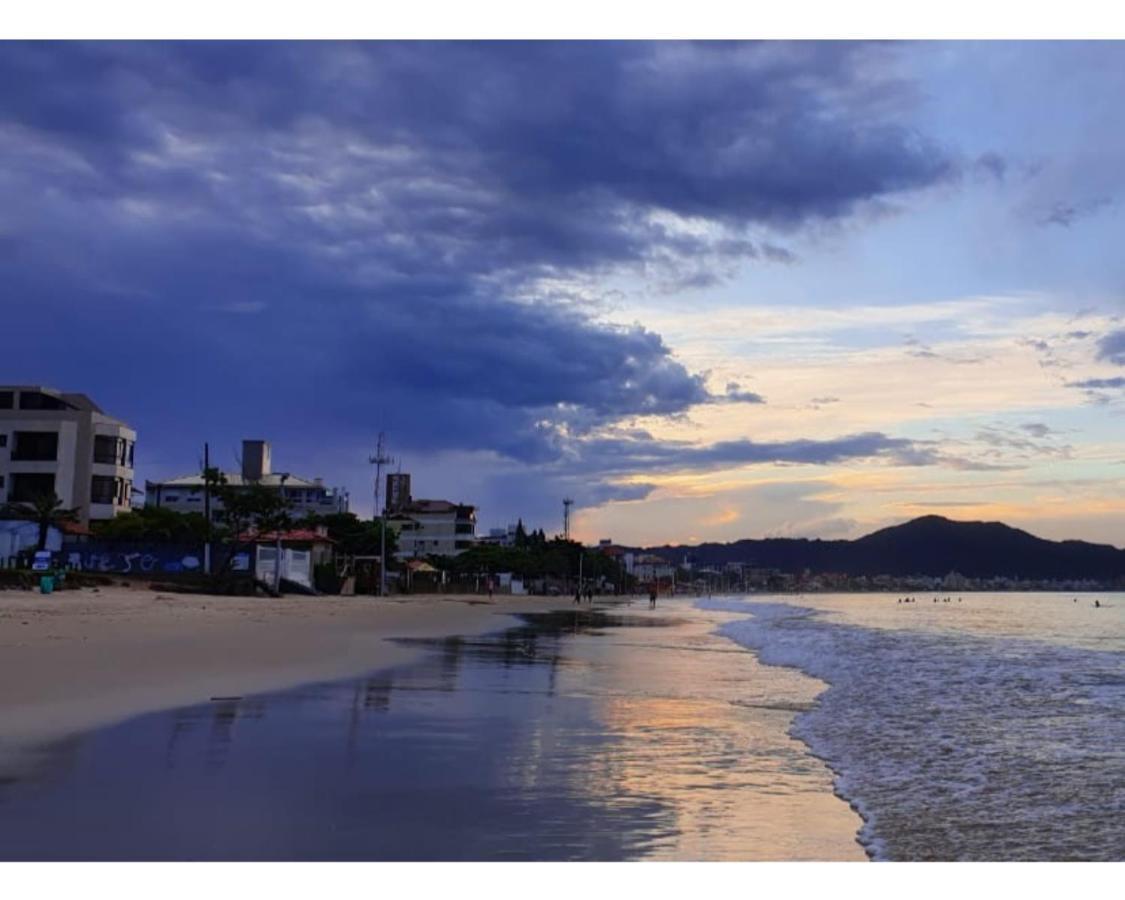 108 - De Frente O Mar Dos Ingleses - Pe Na Areia - 4 Pessoas * Florianopolis
