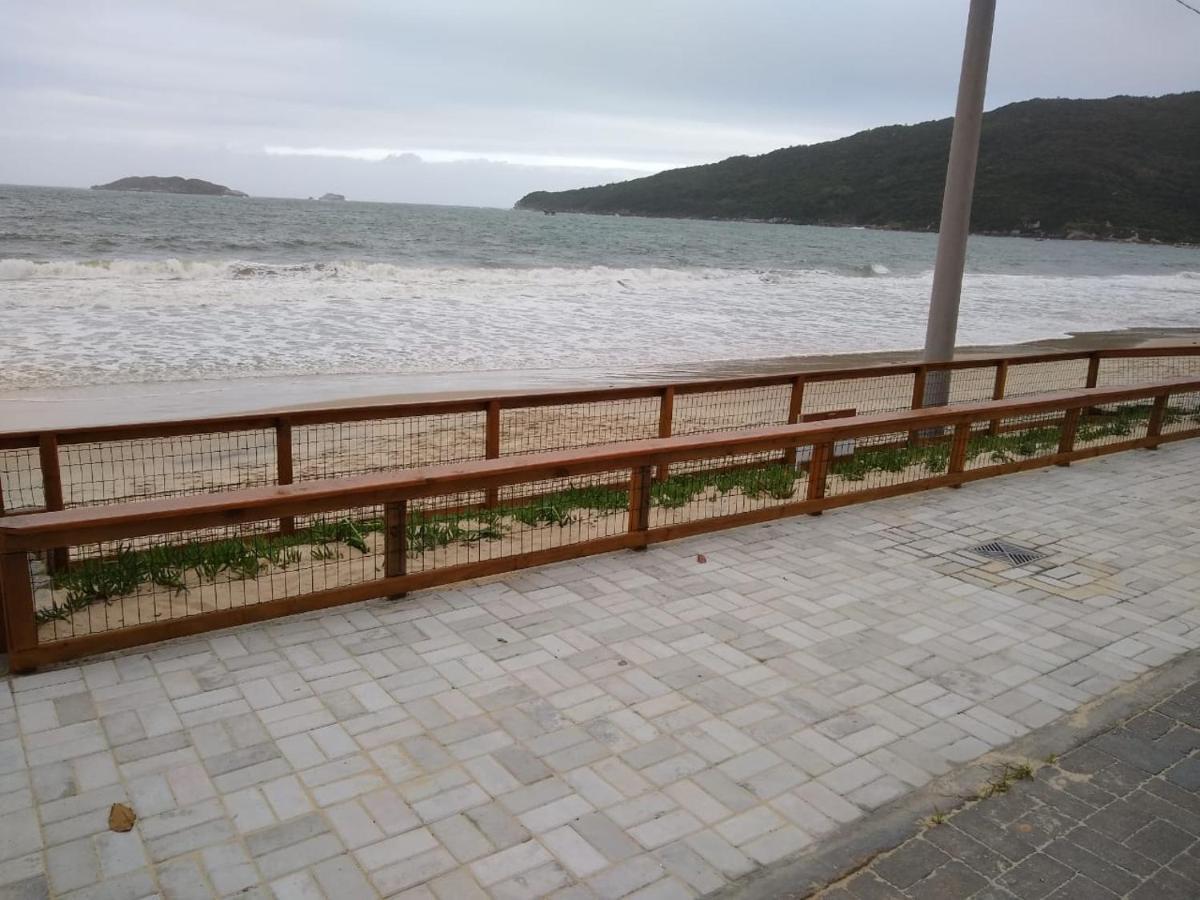 108 - De Frente O Mar Dos Ingleses - Pe Na Areia - 4 Pessoas 公寓
